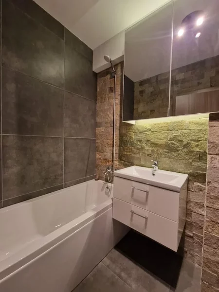 Calea Calarasilor, Muncii, Matei Basarab, garsoniera moderna, bl nou